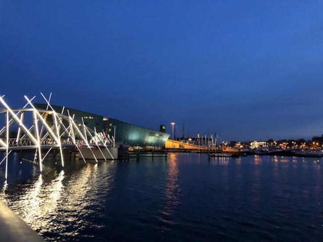 Botel Elodie Amsterdam Exterior photo